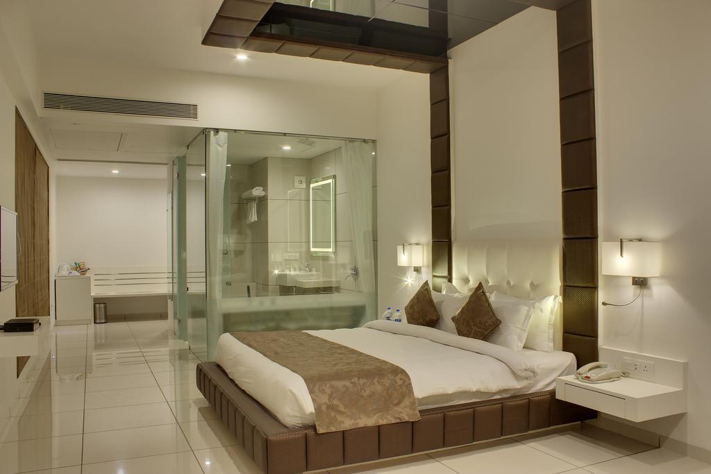 Hotel Lake View Saputara Oda fotoğraf